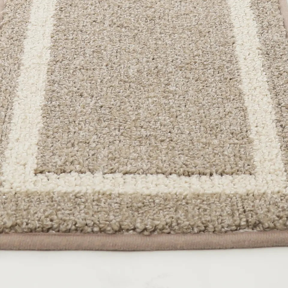 Thickness Edging of Fitted Stair Carpet with Border